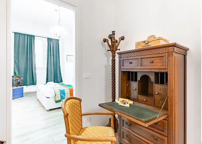 Guesthost - La Dimora Del Greco - Lovely Appartement Florence